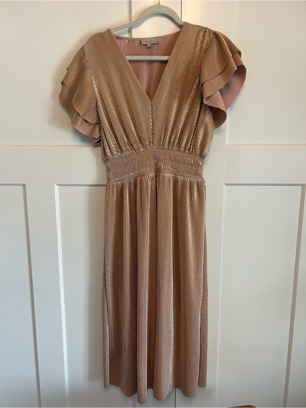 Chenault Pleated V-Neck Midi Dress in Rose Gold